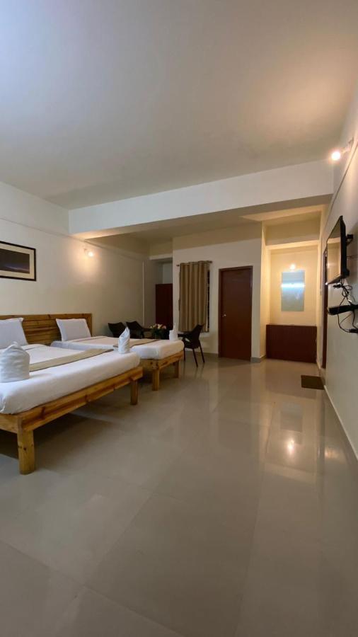 Hotel Travellers Inn Shillong Ngoại thất bức ảnh