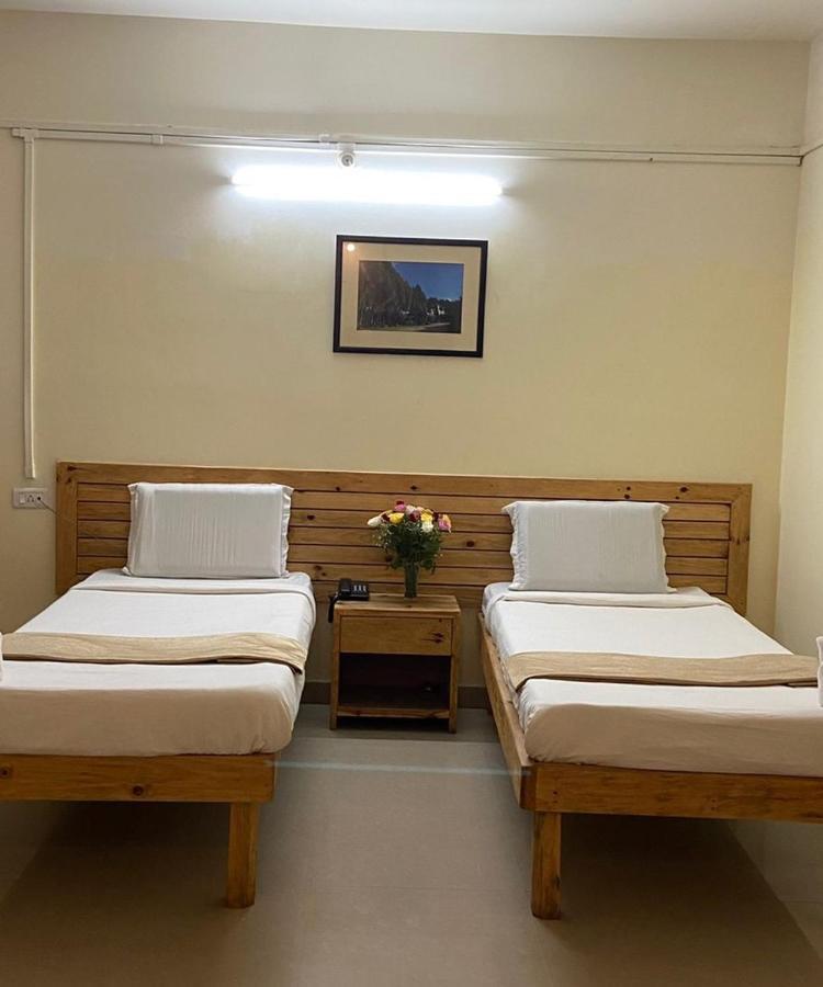 Hotel Travellers Inn Shillong Ngoại thất bức ảnh