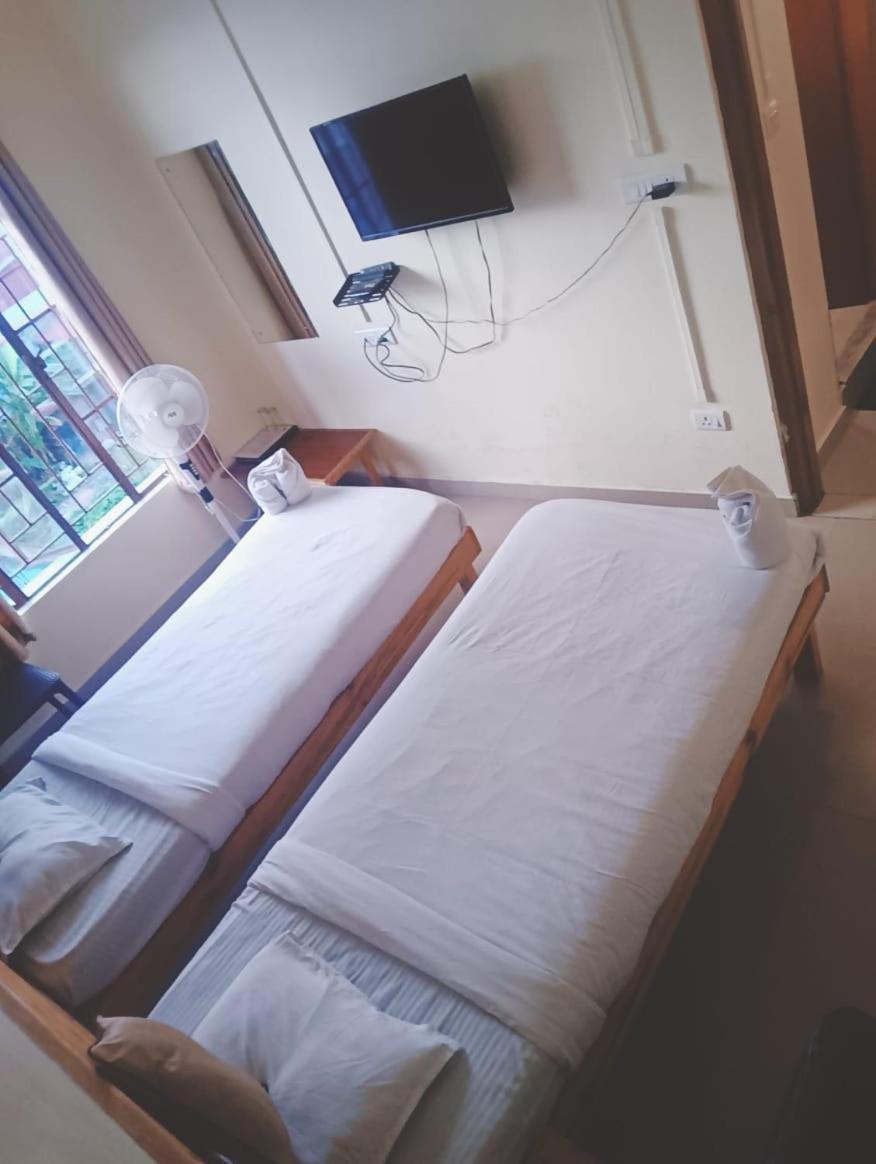 Hotel Travellers Inn Shillong Ngoại thất bức ảnh
