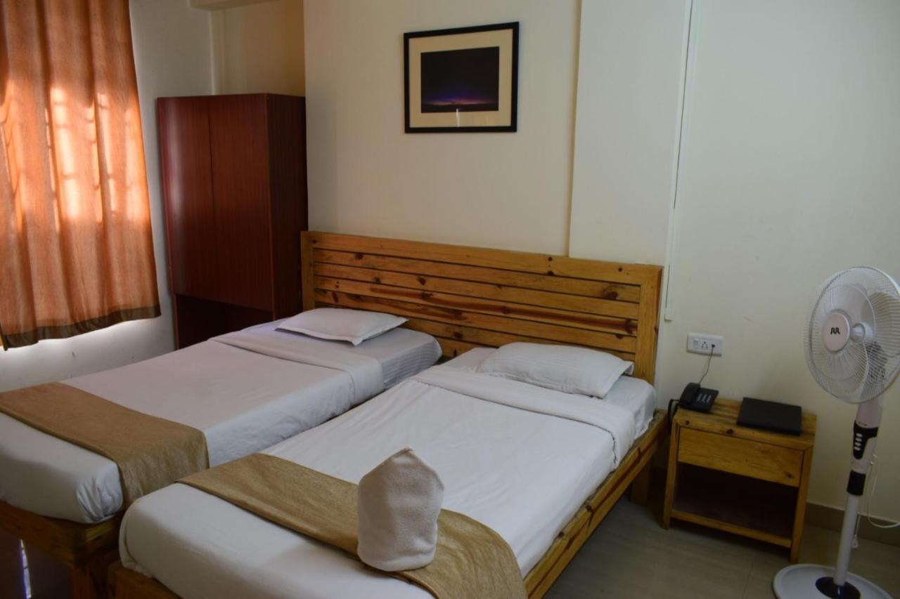 Hotel Travellers Inn Shillong Ngoại thất bức ảnh